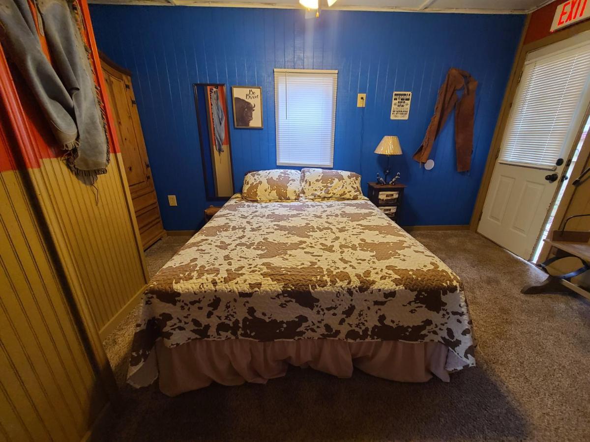 Buffalo Girls Hotel Кантон Экстерьер фото