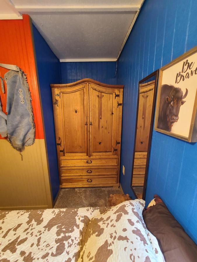 Buffalo Girls Hotel Кантон Экстерьер фото